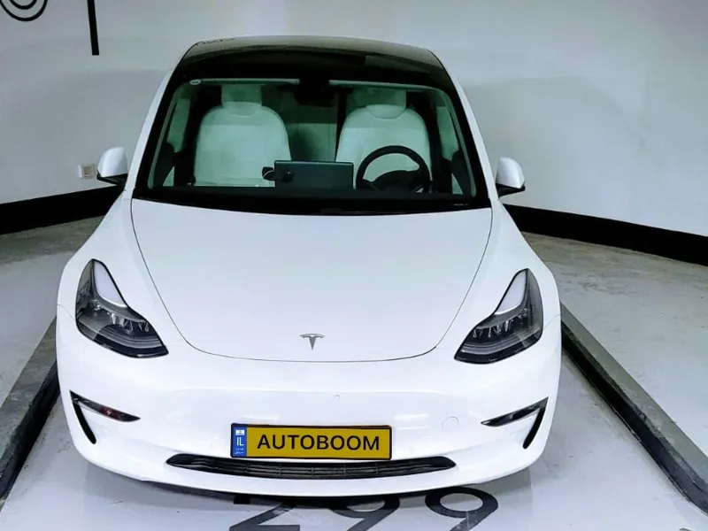 Tesla Model 3 2nd hand, 2021, private