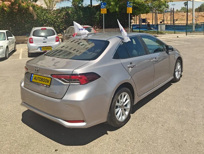 Toyota Corolla с пробегом, 2022