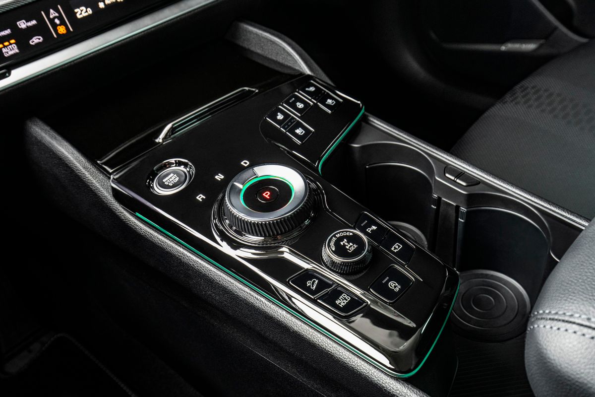 Kia Sportage 2021. Center console. SUV 5-door, 5 generation