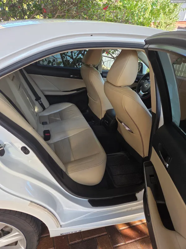 Lexus IS с пробегом, 2015, частная
