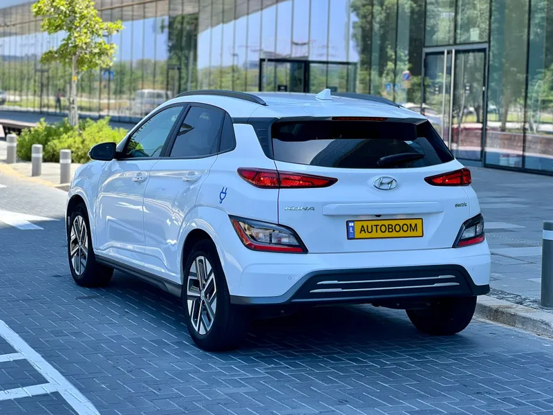 Hyundai Kona EV с пробегом, 2023, частная рука