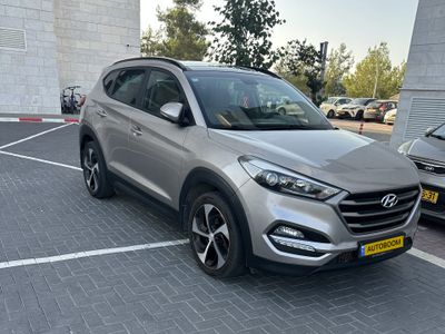 Hyundai Tucson 2nd hand, 2017, private hand