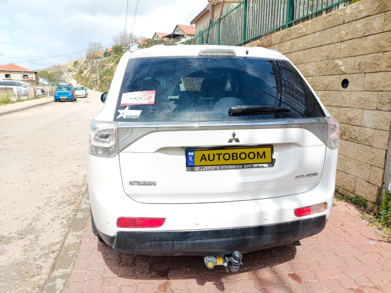 Mitsubishi Outlander 2nd hand, 2015, private
