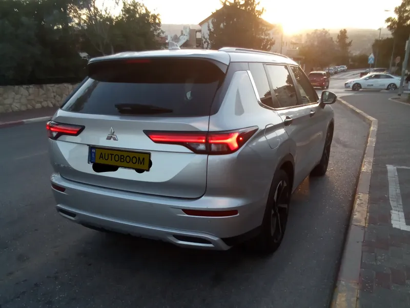 Mitsubishi Outlander 2nd hand, 2022, private