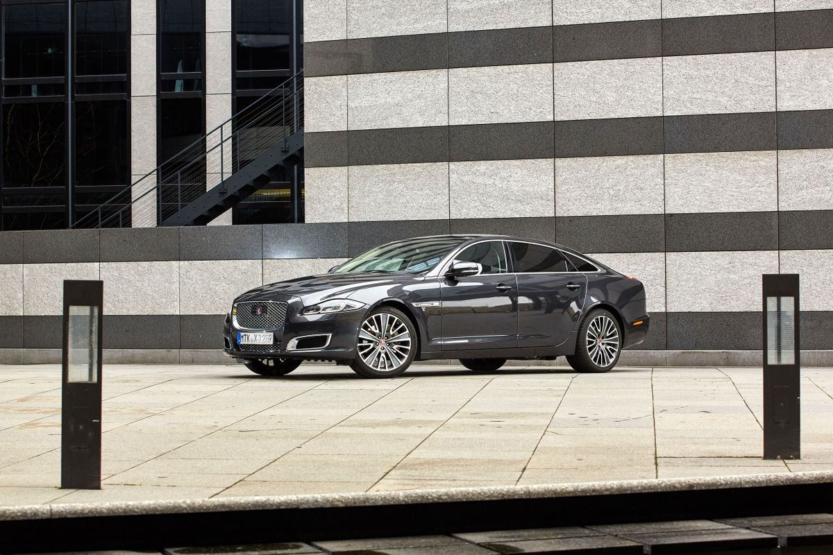Jaguar XJ 2015. Carrosserie, extérieur. Berline, 4 génération, restyling