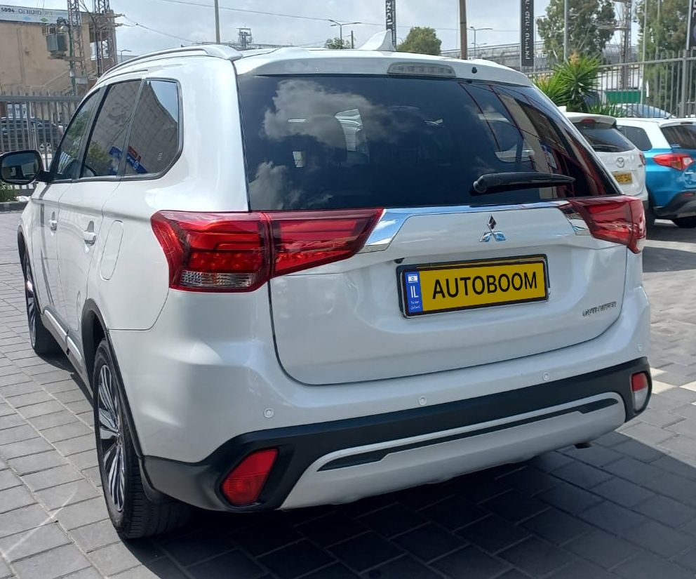Mitsubishi Outlander 2nd hand, 2019, private