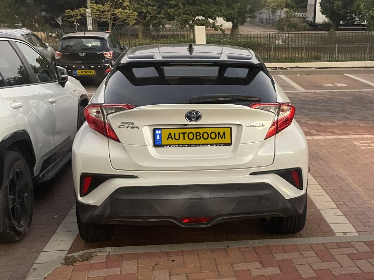 Toyota C-HR 2nd hand, 2018, private hand