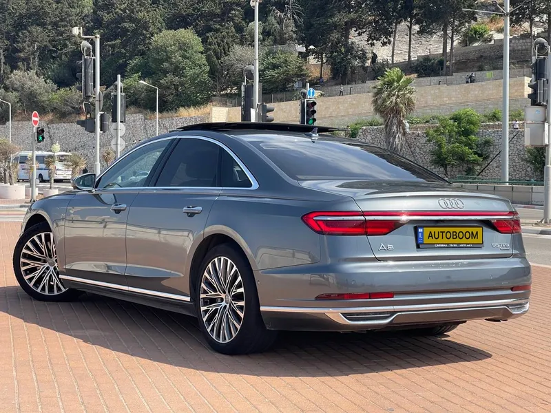אאודי A8 יד 2 רכב, 2019, פרטי