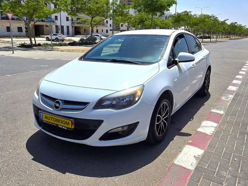 Opel Astra с пробегом, 2016