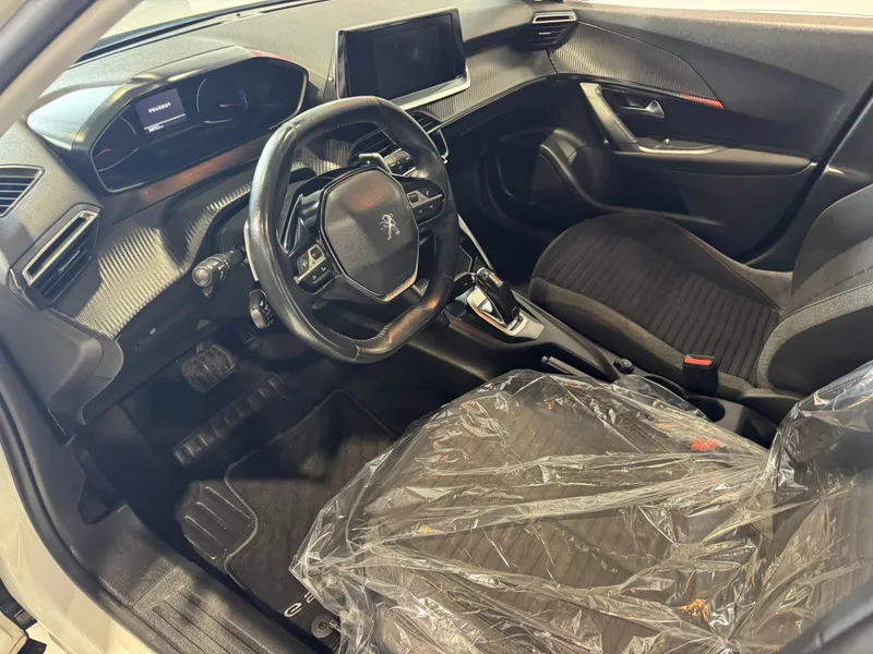 Peugeot 2008 2nd hand, 2021