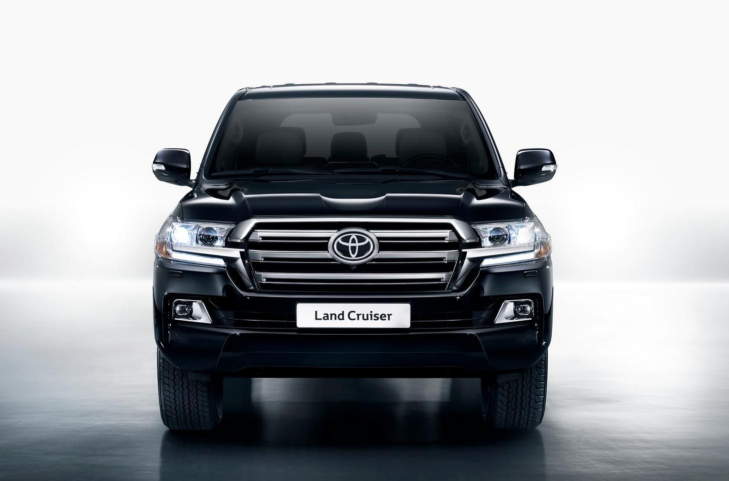 Ленд крузер 200 сколько. Toyota Land Cruiser 200. Land Cruiser 200 новый. Toyota Land Cruiser 200 спереди. Toyota Land Cruiser 200 перед.