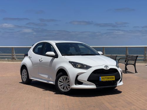 Toyota Yaris, 2025, фото