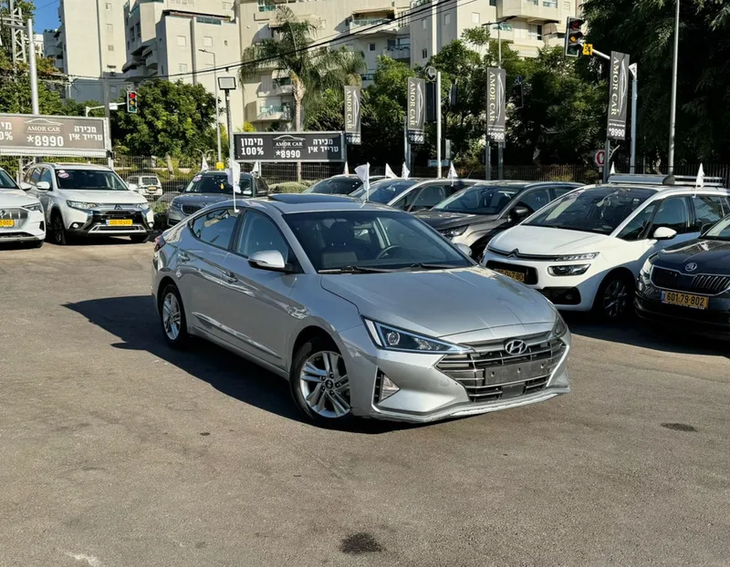 Hyundai Elantra 2ème main, 2021
