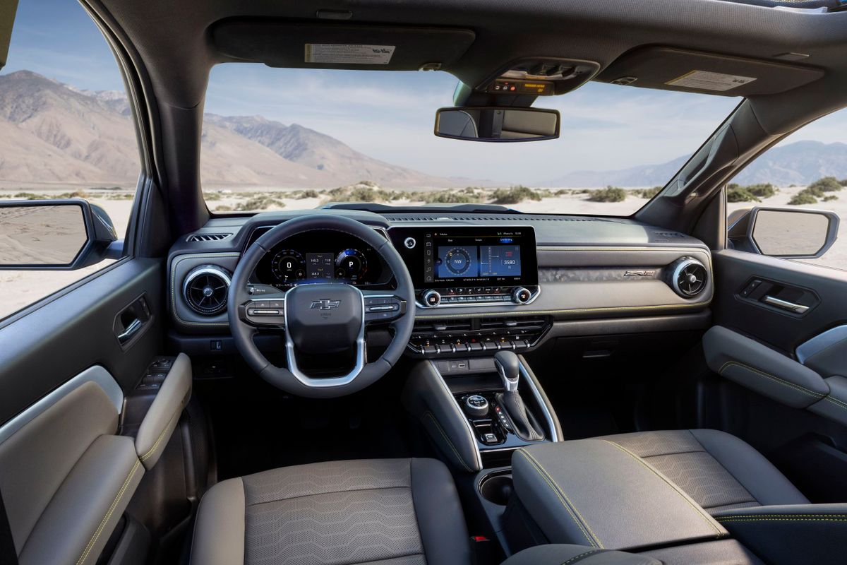 Chevrolet Colorado 2023. Передние сидения. Пикап Двойная кабина, 3 поколение