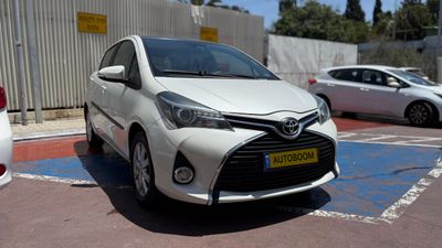 Toyota Yaris, 2017, photo