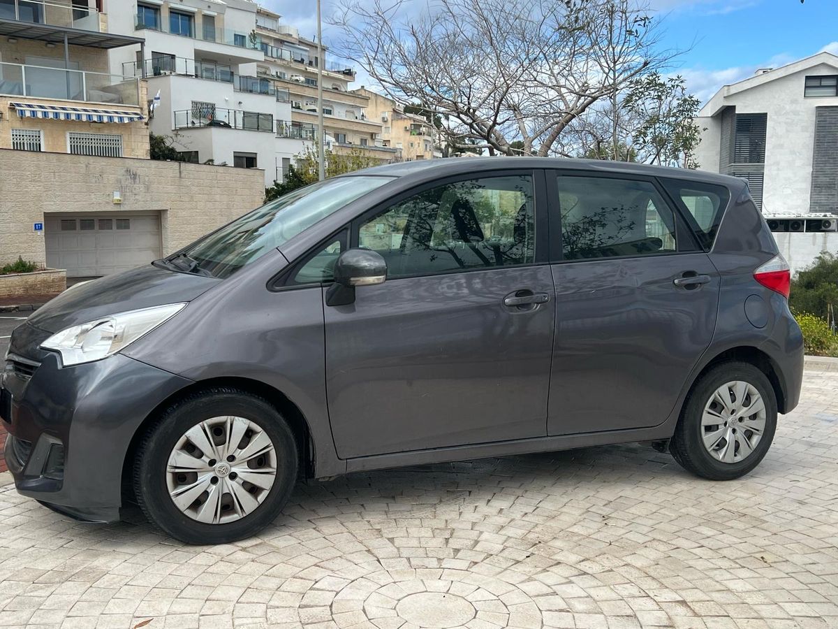 Toyota Space Verso с пробегом, 2011