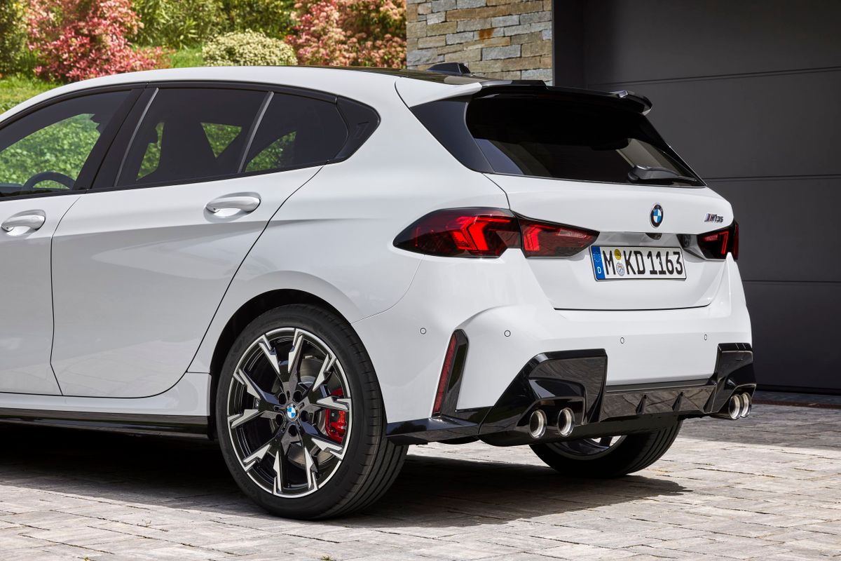 BMW 1 series 2024. Кузов, экстерьер. Хэтчбек 5 дв., 4 поколение