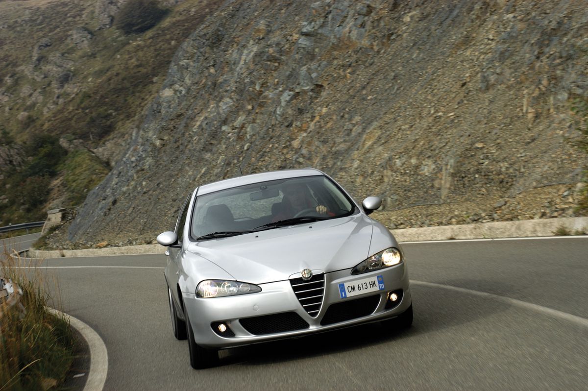 Alfa Romeo 147 2004. Carrosserie, extérieur. Hatchback 3-portes, 1 génération, restyling