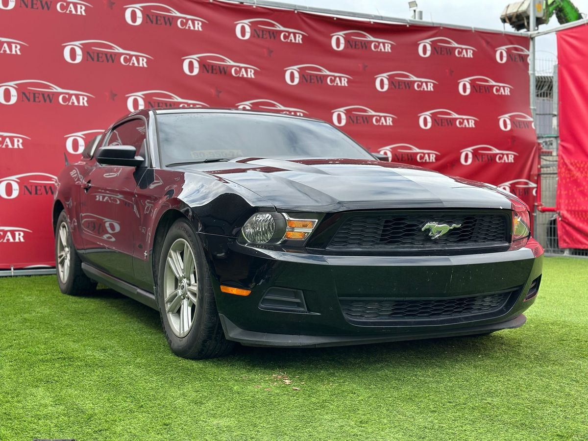 Ford Mustang с пробегом, 2012