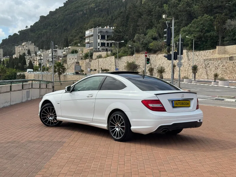 Mercedes C-Class 2ème main, 2014, privée