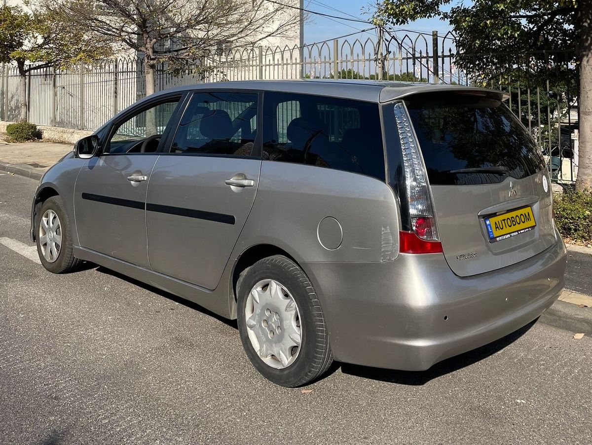 Mitsubishi Grandis 2ème main, 2011, main privée