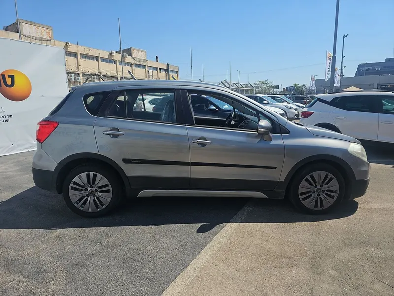 Suzuki SX4 2ème main, 2015, main privée