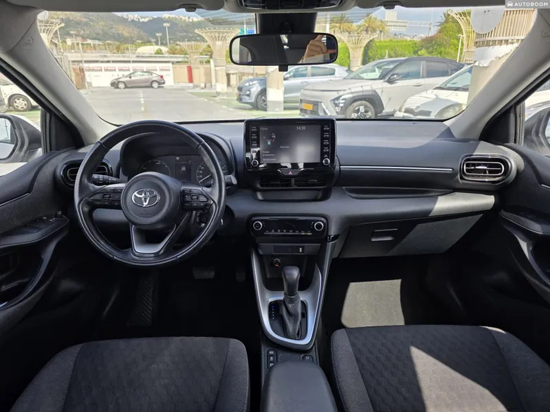 Toyota Yaris с пробегом, 2021, частная