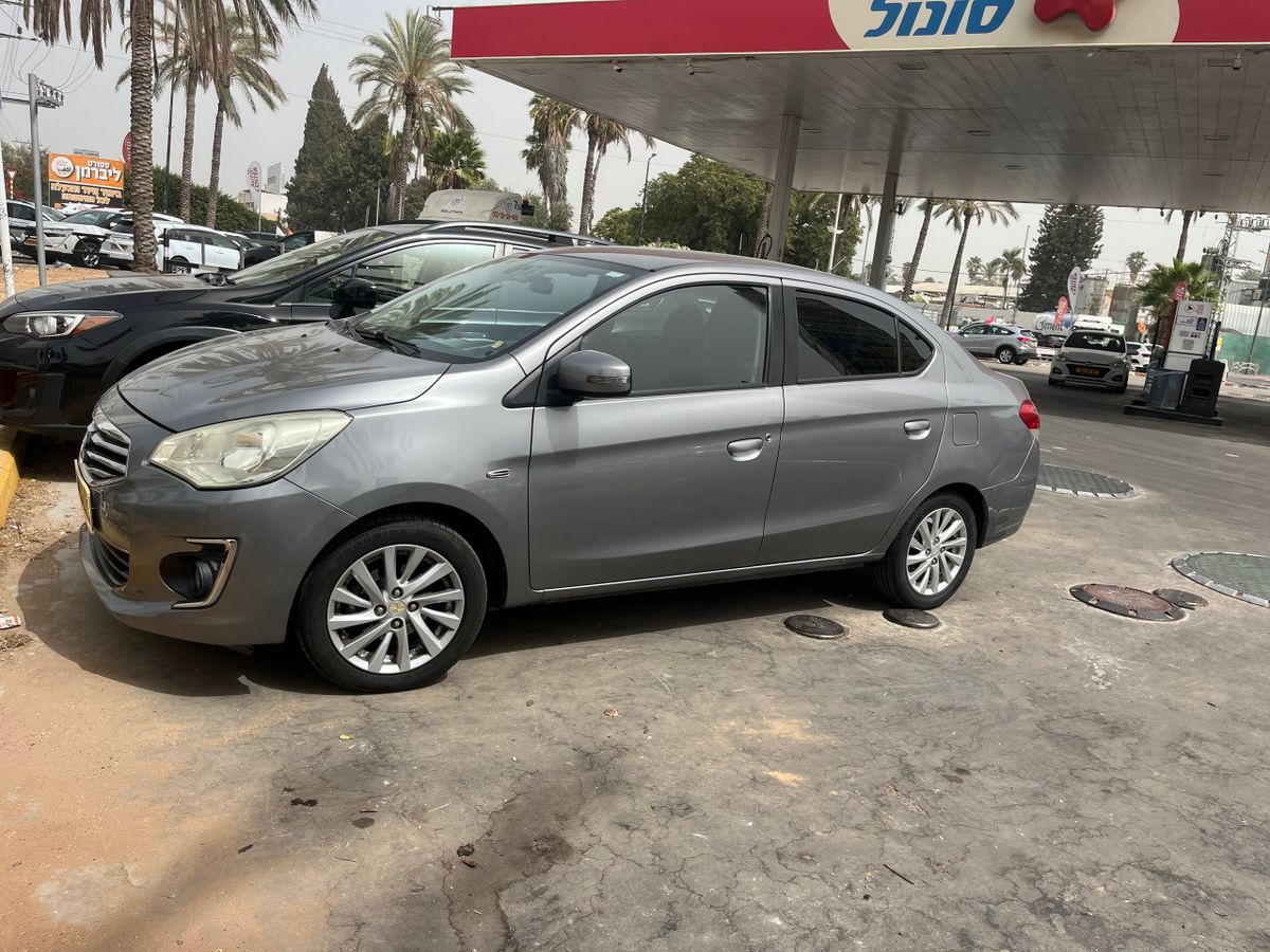 Mitsubishi Attrage 2ème main, 2016, main privée