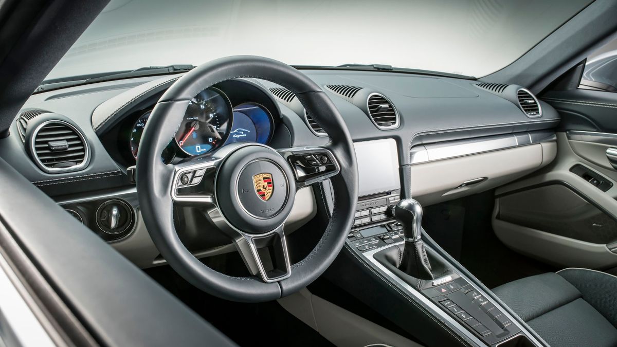 Porsche 718 Cayman 2016. Tableau de bord. Coupé, 3 génération