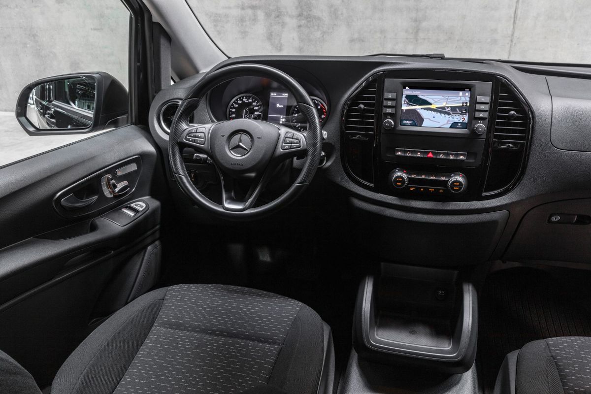 Mercedes Vito 2020. Siéges avants. Monospace, 3 génération, restyling 2