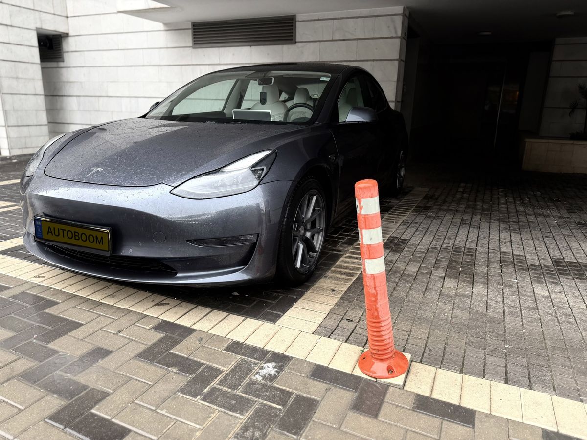 Tesla Model 3 2nd hand, 2021, private
