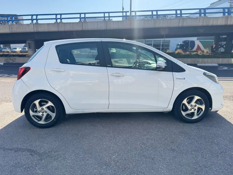 Toyota Yaris с пробегом, 2017, частная рука