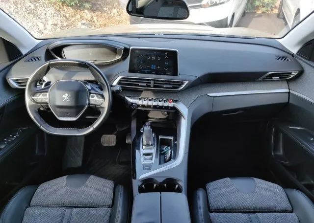 Peugeot 3008 с пробегом, 2017