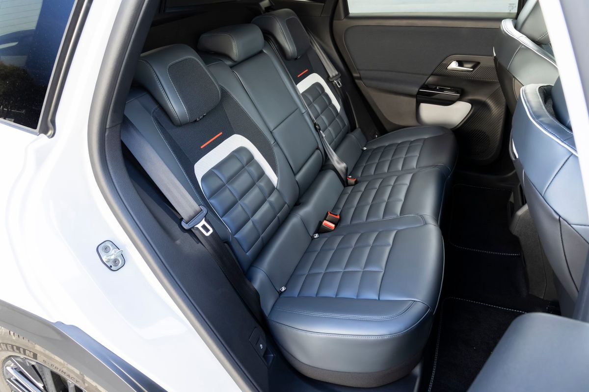 Citroen C5 Aircross 2025. Задние сидения. SUV 5 дв., 2 поколение