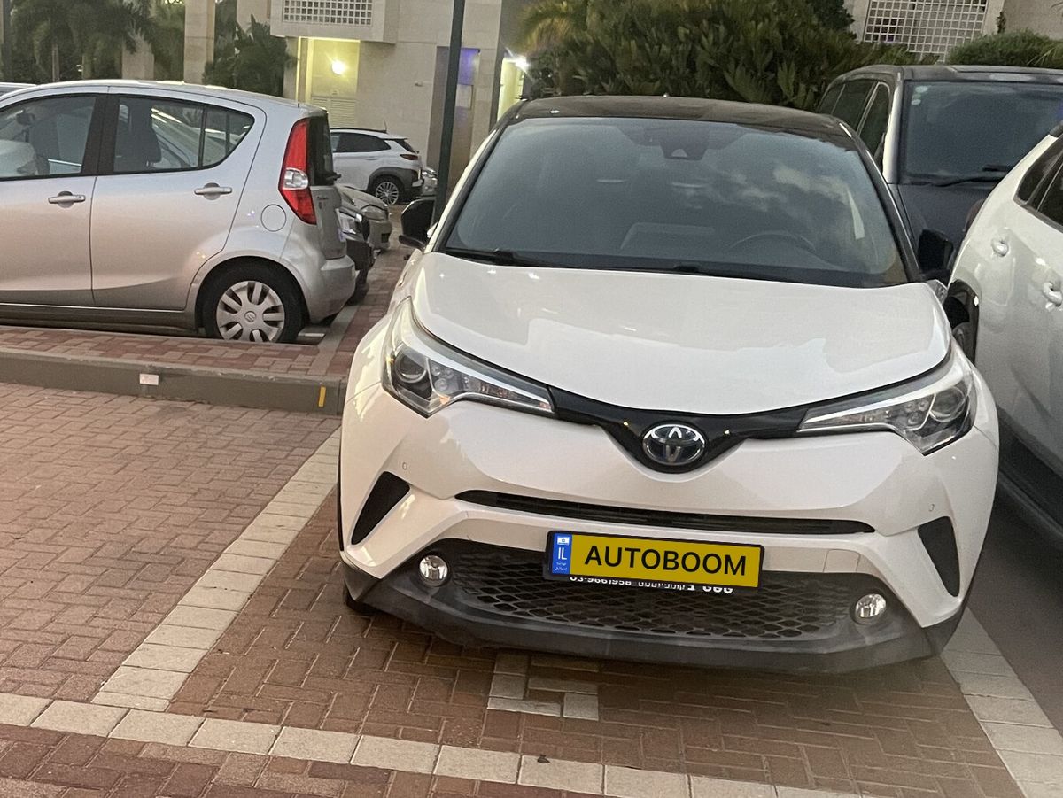 Toyota C-HR 2nd hand, 2018, private hand