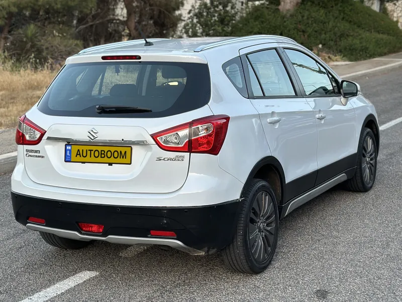 Suzuki SX4 2ème main, 2015, main privée