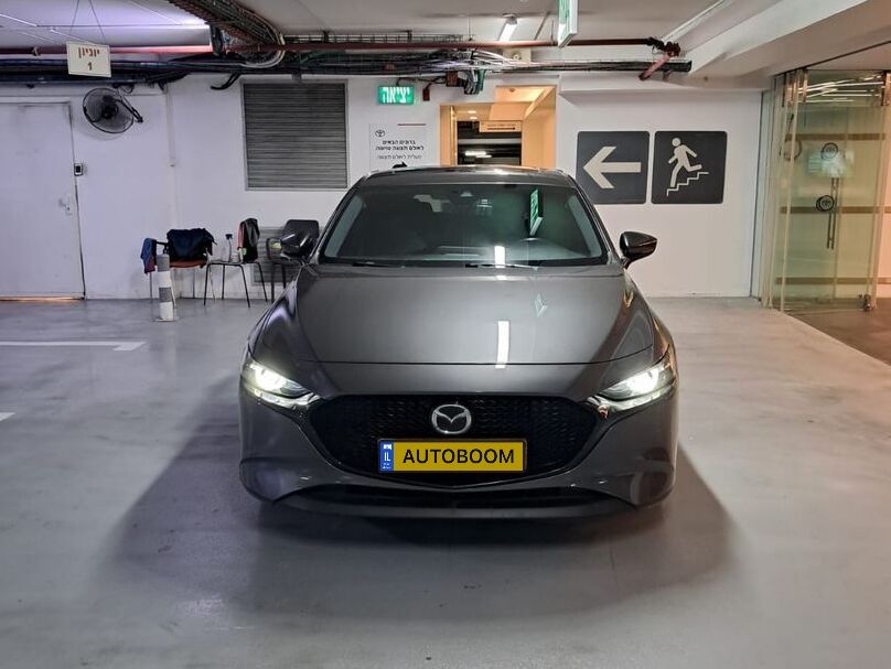 Mazda 3 2nd hand, 2021, private hand