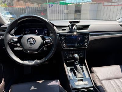 Škoda Superb, 2021, photo