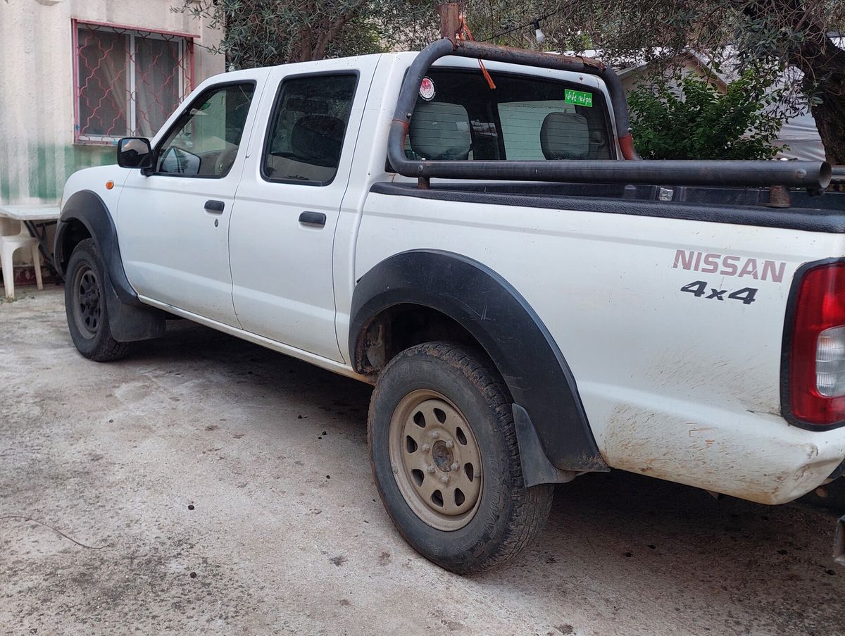 Nissan NP300 с пробегом, 2011, частная рука