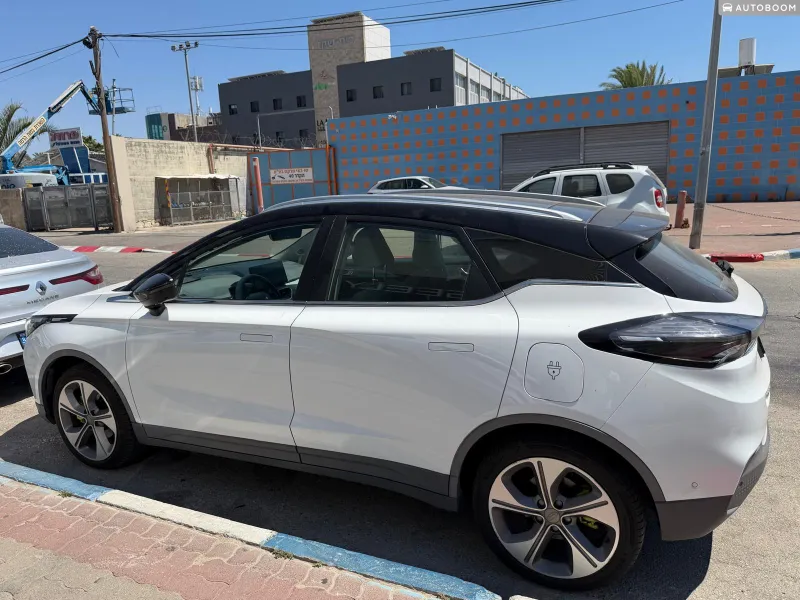 Geely Geometry C 2nd hand, 2022, private