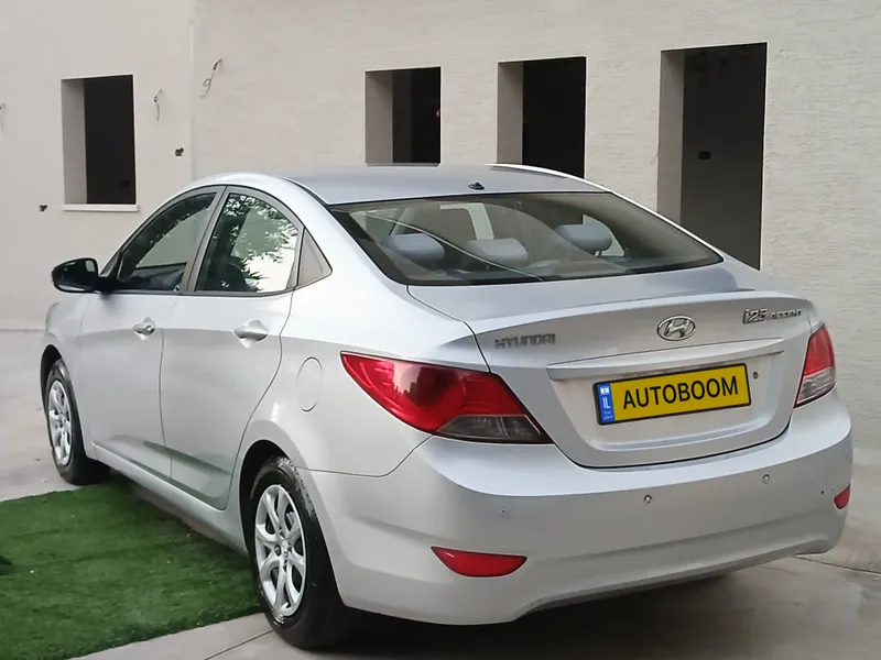 Hyundai i25 с пробегом, 2013, частная