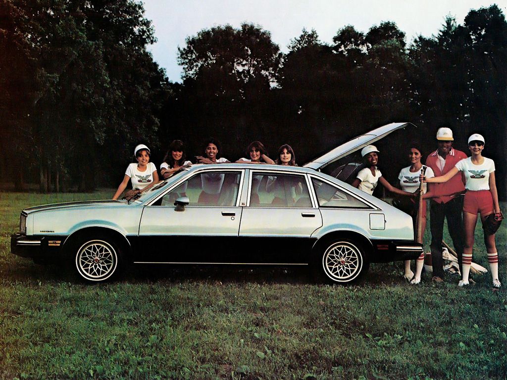 פונטיאק פניקס 1979. מרכב, צורה. האצ'בק 5 דלתות, 2 דור