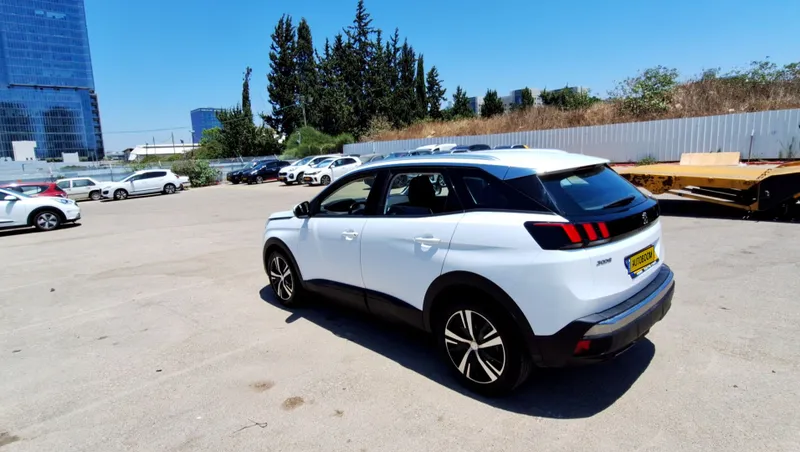 Peugeot 3008 с пробегом, 2020