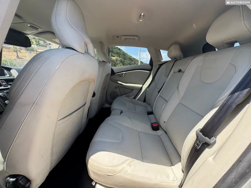 Volvo V40 2nd hand, 2016, private