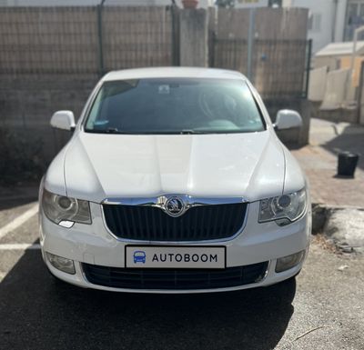 Skoda Superb 2nd hand, 2011, private hand