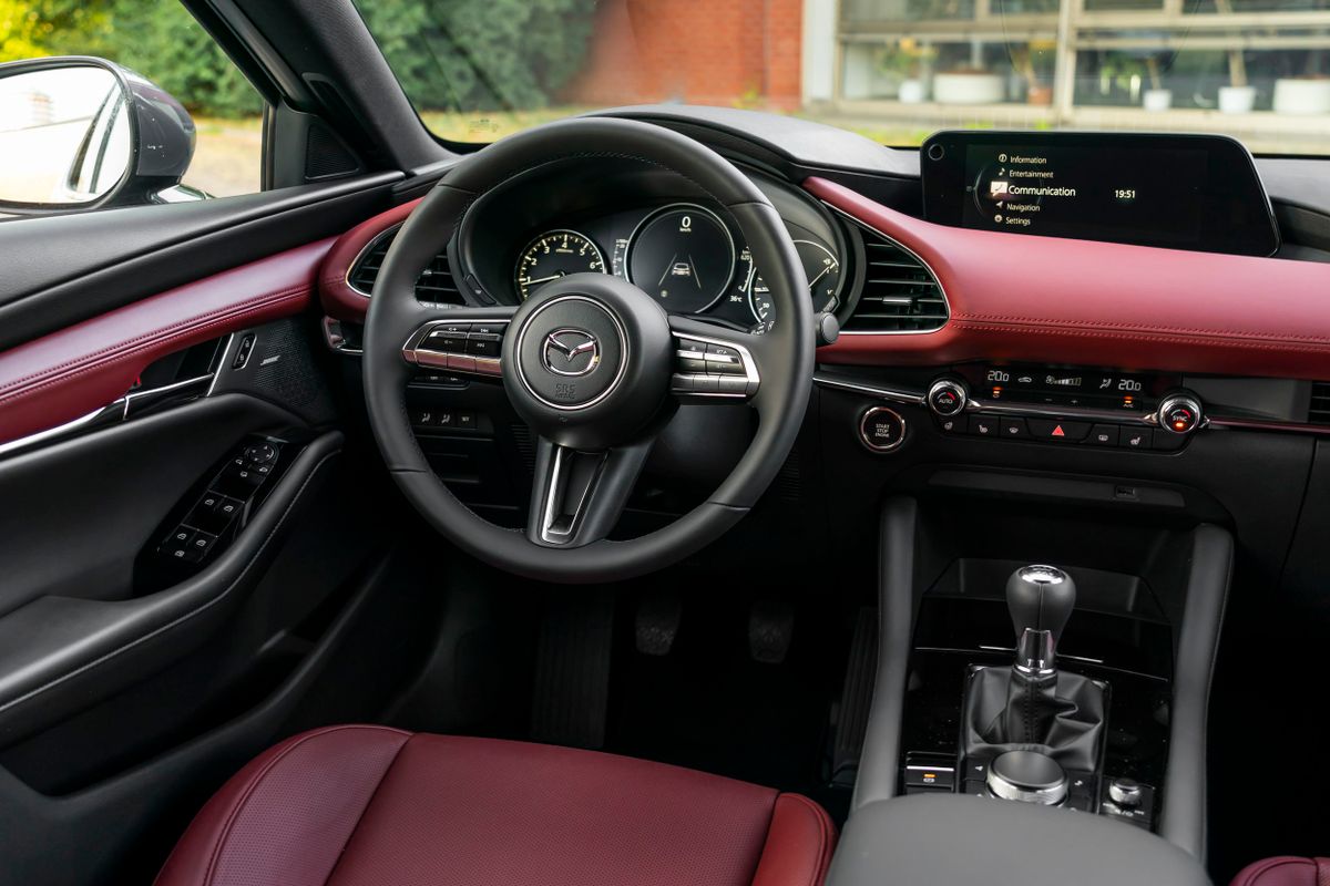 Mazda 3 2018. Панель приборов. Хэтчбек 5 дв., 4 поколение