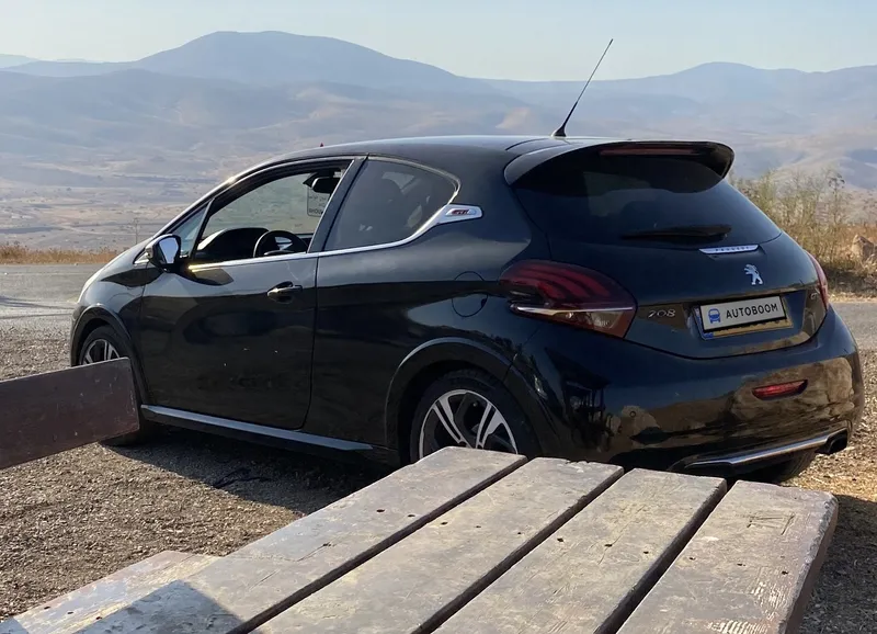 Peugeot 208 GTi 2nd hand, 2016, private hand