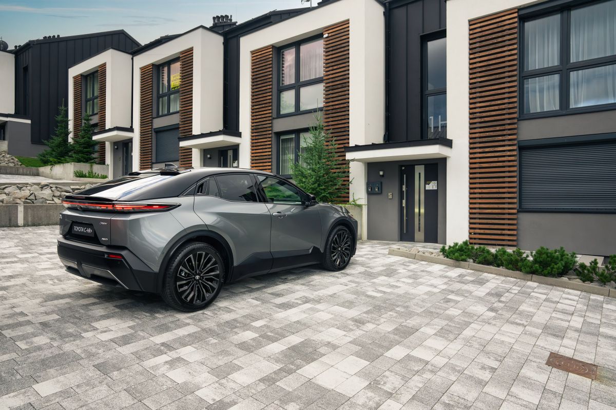 טויוטה C-HR פלוס ‏2025. הרכב. רכב פנאי, 1 דור