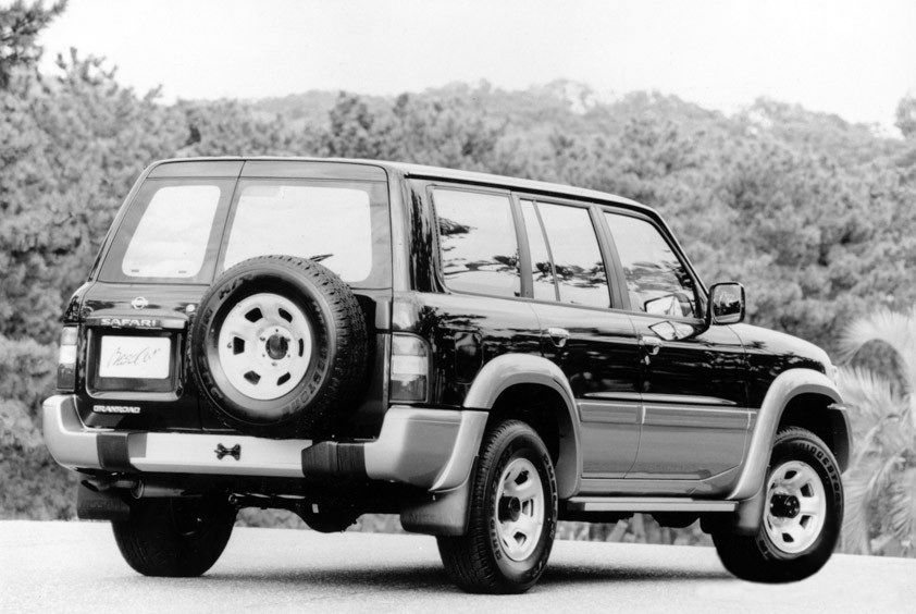 ניסאן ספארי 1997. מרכב, צורה. רכב שטח 5 דלתות, 5 דור