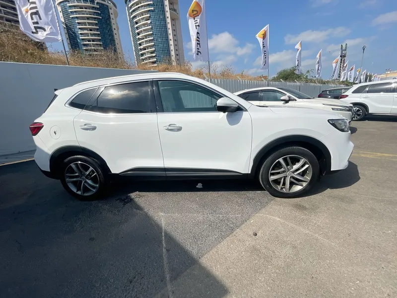 MG EHS 2ème main, 2022, main privée